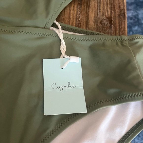 Cupshe Sage Green The Man Halter One Piece Size Medium NWT - Picture 2 of 7